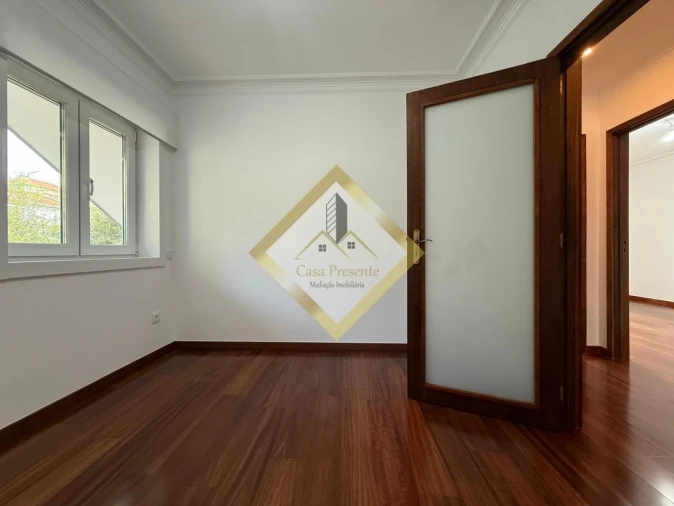 Apartamento T3 para Venda em Oliveira do Douro Foto 16