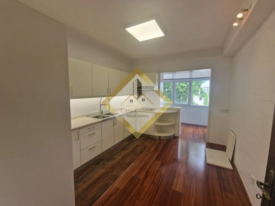 Apartamento T3 para Venda em Oliveira do Douro Foto 13