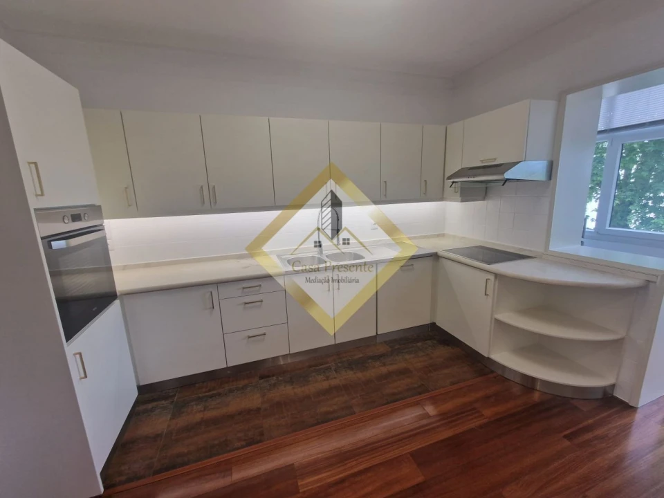 Apartamento T3 para Venda em Oliveira do Douro Foto 9