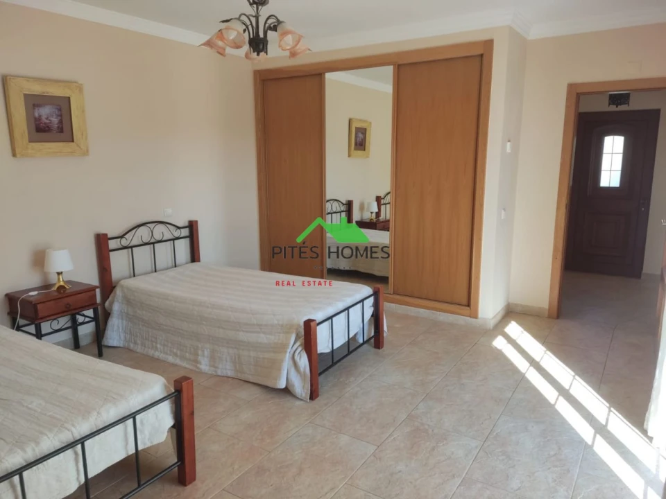 Moradia T4 para Venda em Conceição e Estoi Foto 17