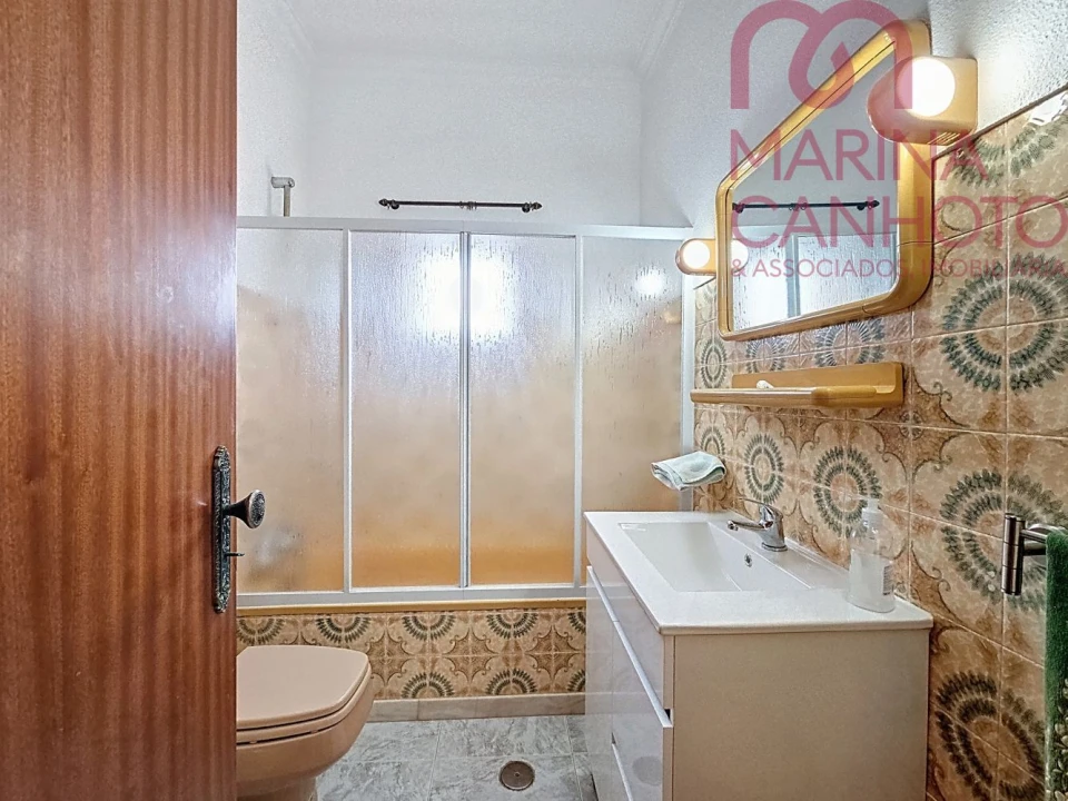 Moradia T4 para Venda em Bencatel Foto 34