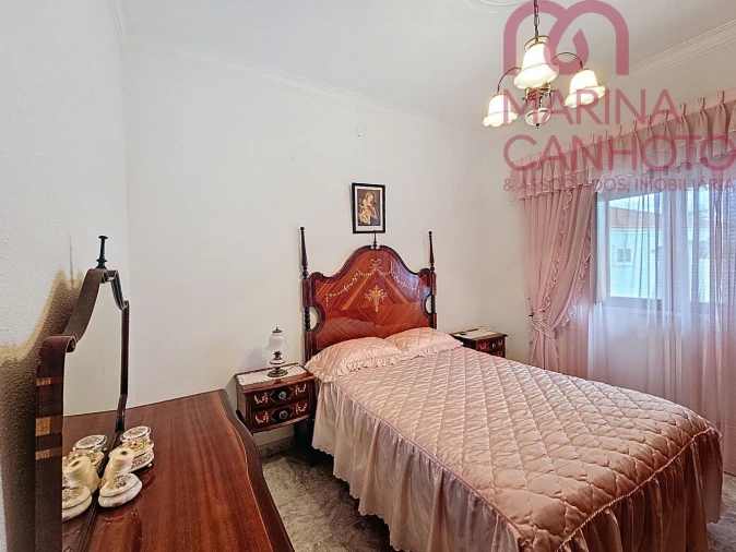 Moradia T4 para Venda em Bencatel Foto 31