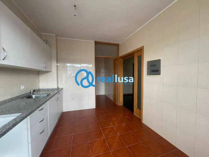 Apartamento T3 para Venda em Paranhos Foto 3