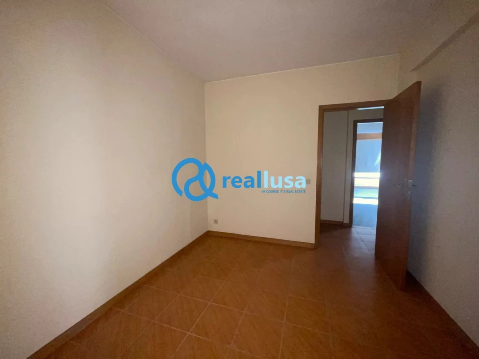 Apartamento T3 para Venda em Paranhos Foto 8