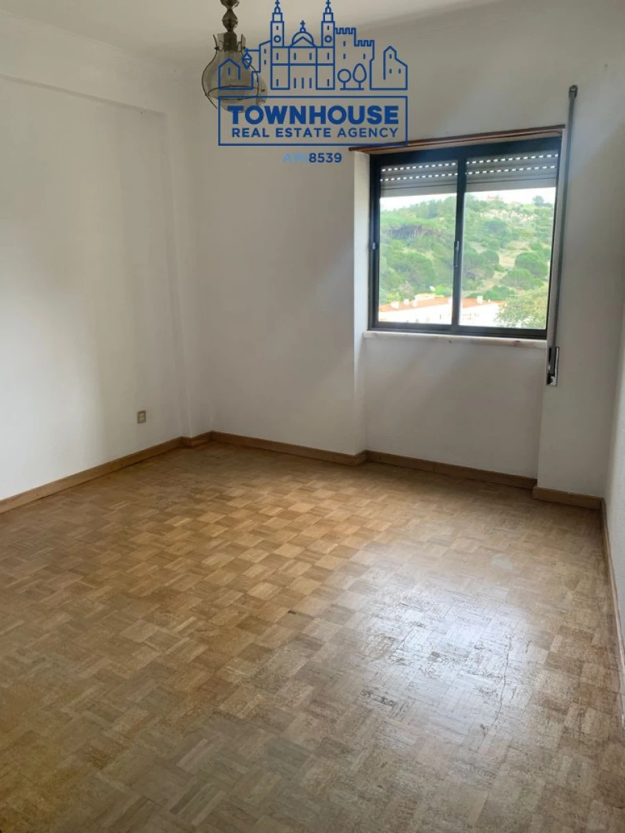 Apartamento T2 para Arrendamento em Sesimbra (Castelo) Foto 12