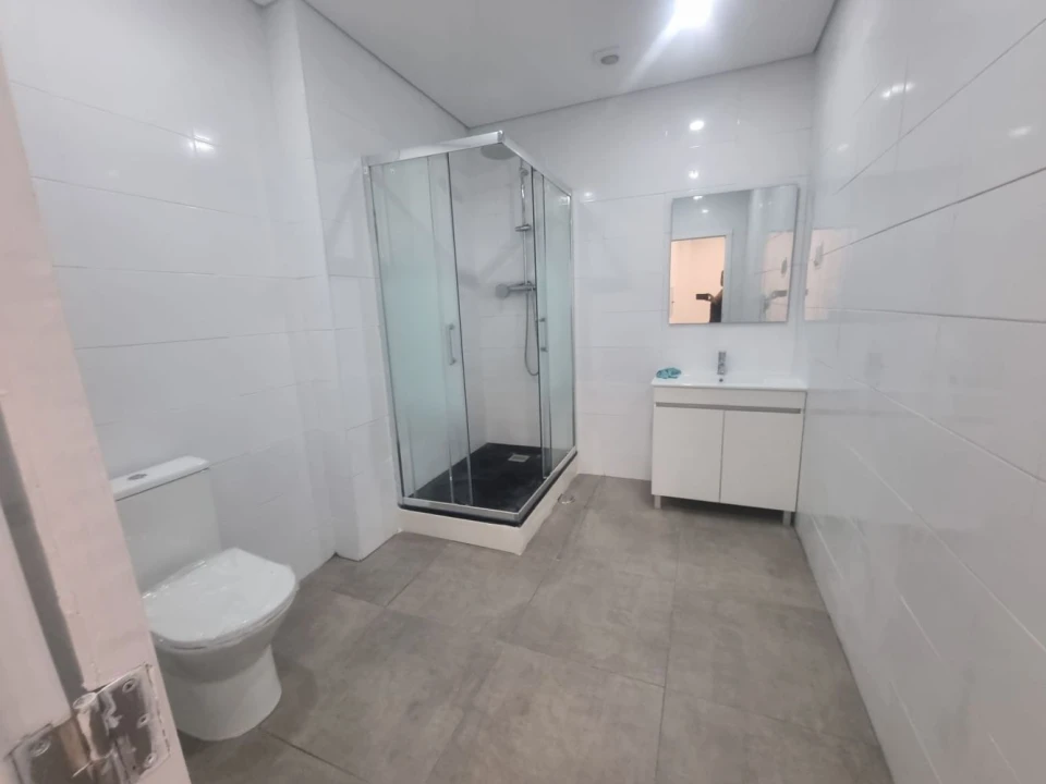 Apartamento T1 para Venda em Rio de Mouro Foto 1