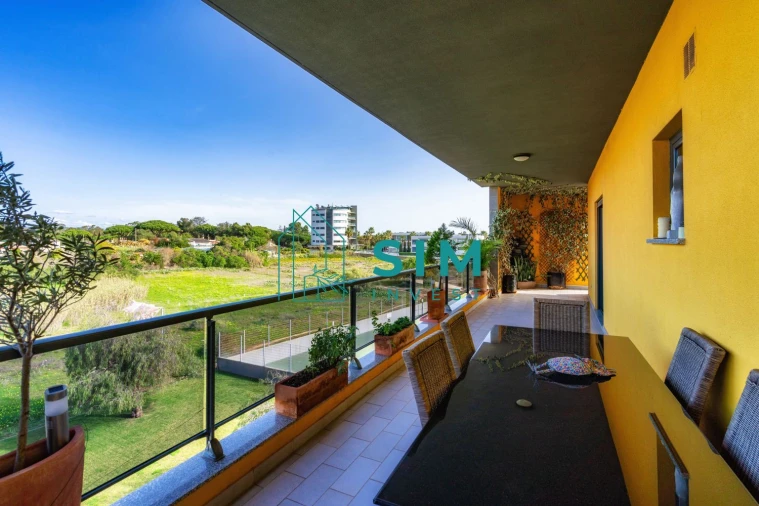 Apartamento T2 para Venda em Quarteira Foto 32