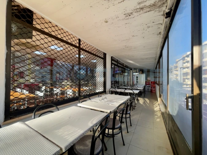 Loja para Arrendamento em Laranjeiro e Feijó Foto 8