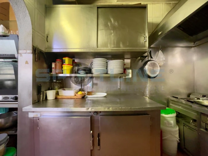 Loja para Arrendamento em Laranjeiro e Feijó Foto 11