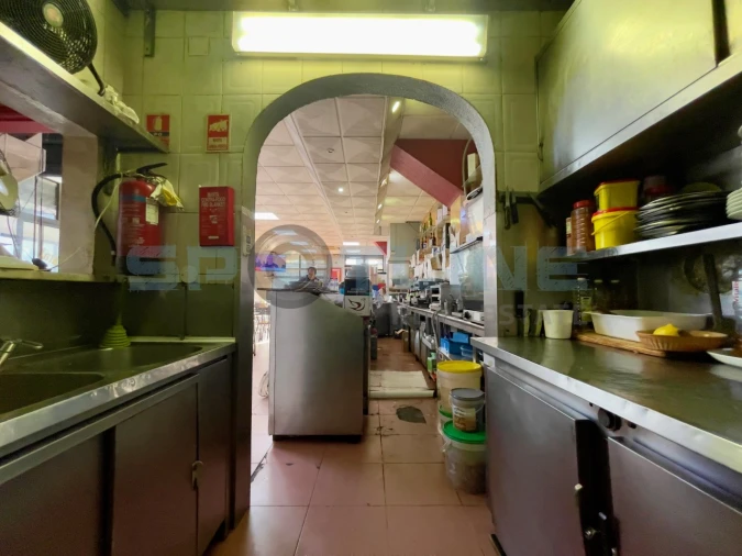 Loja para Arrendamento em Laranjeiro e Feijó Foto 12