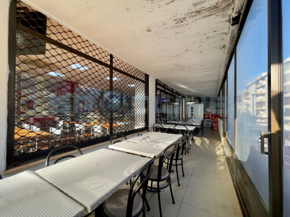 Loja para Cedência de Quotas em Laranjeiro e Feijó Foto 8