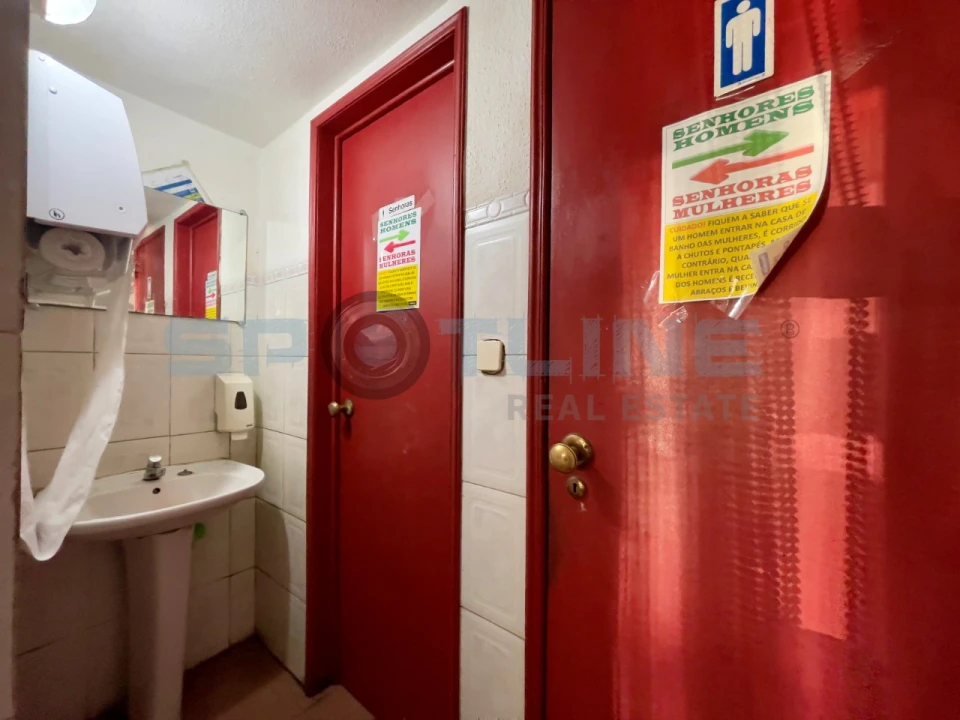 Loja para Cedência de Quotas em Laranjeiro e Feijó Foto 13