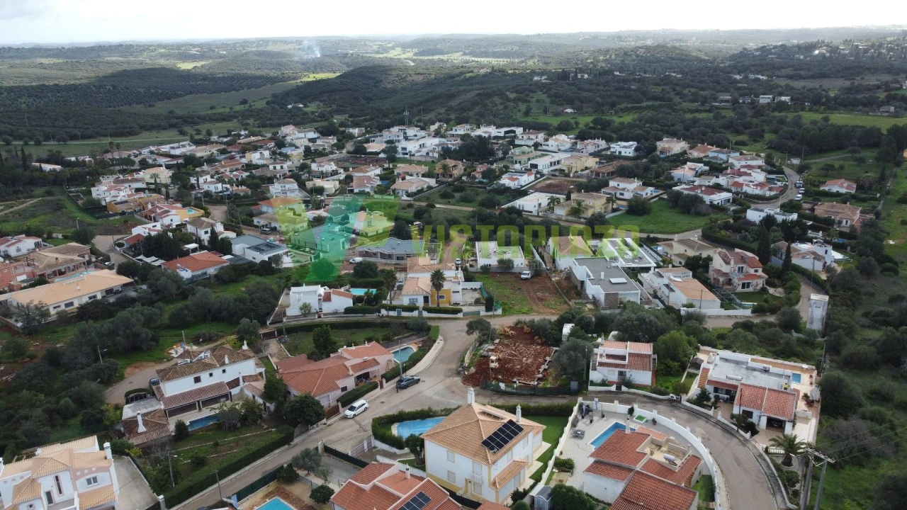 Moradia T4 para Venda em Mexilhoeira Grande Foto 19