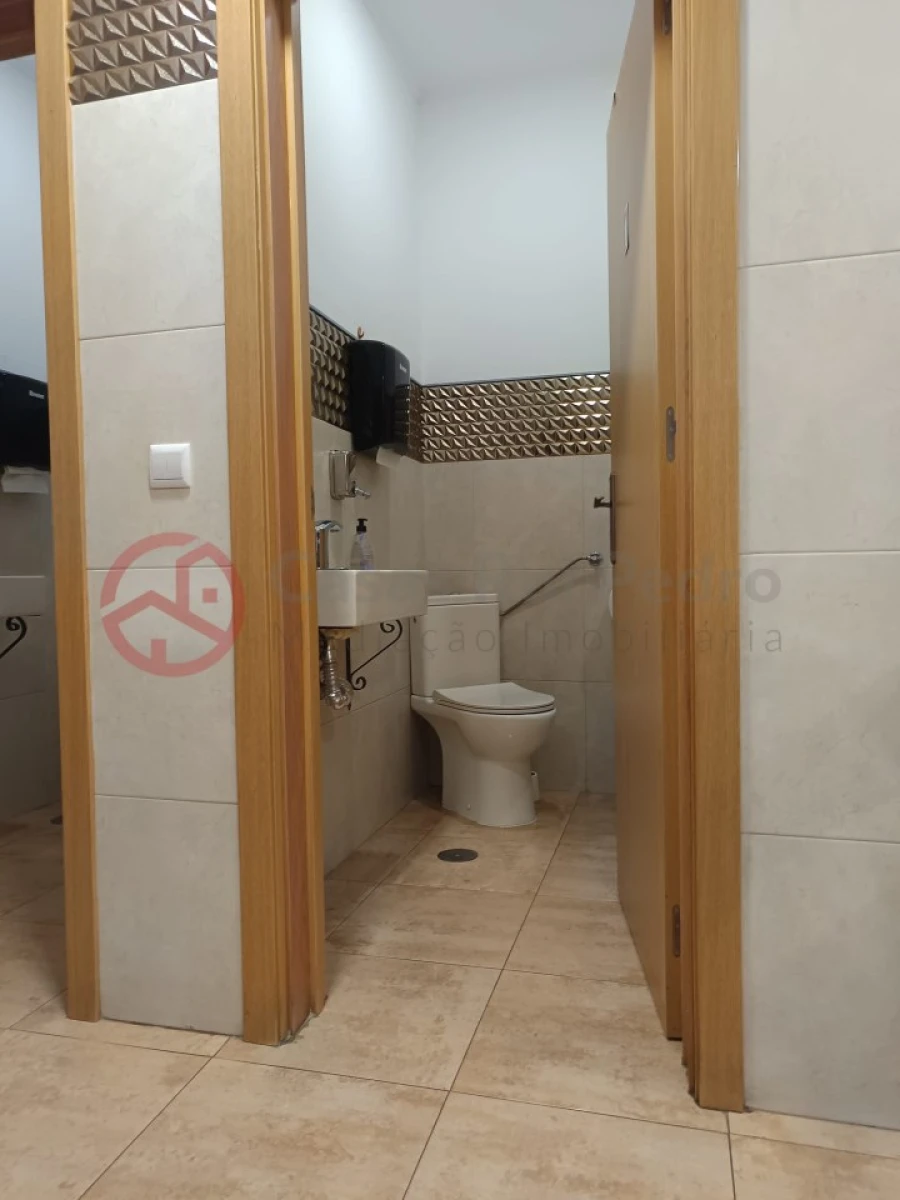 Negócio para Cedência de Quotas em Laranjeiro e Feijó Foto 17