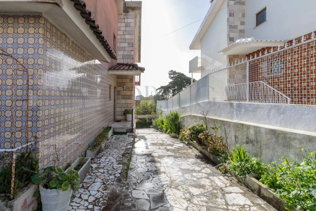 Moradia T4 para Venda em São Domingos de Rana Foto 11