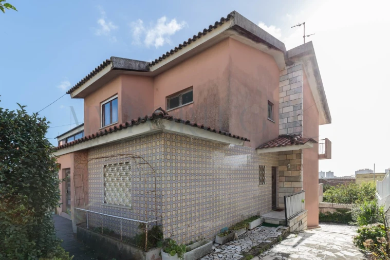 Moradia T4 para Venda em São Domingos de Rana Foto 1