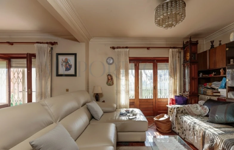 Moradia T4 para Venda em São Domingos de Rana Foto 20