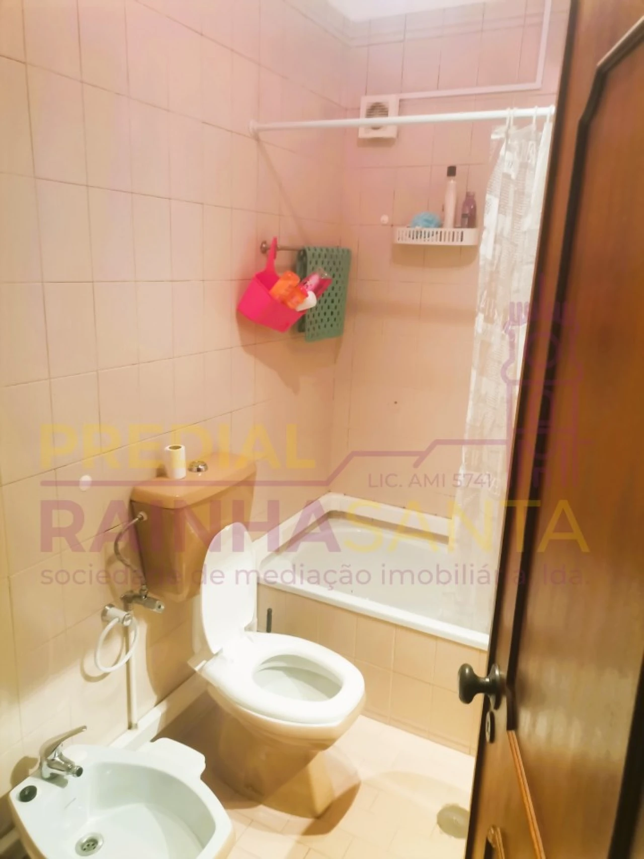 Quarto para Arrendamento em Santo Antonio dos Olivais Foto 5