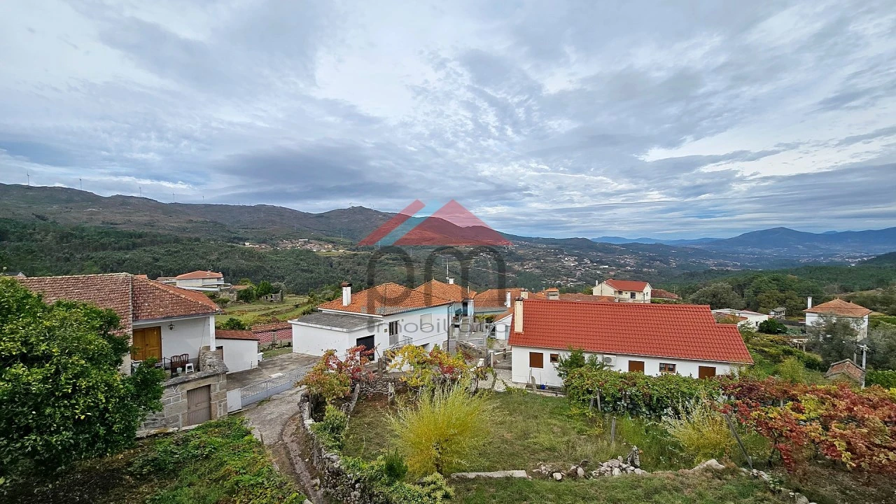 Moradia T4 para Venda em Merufe Foto 3