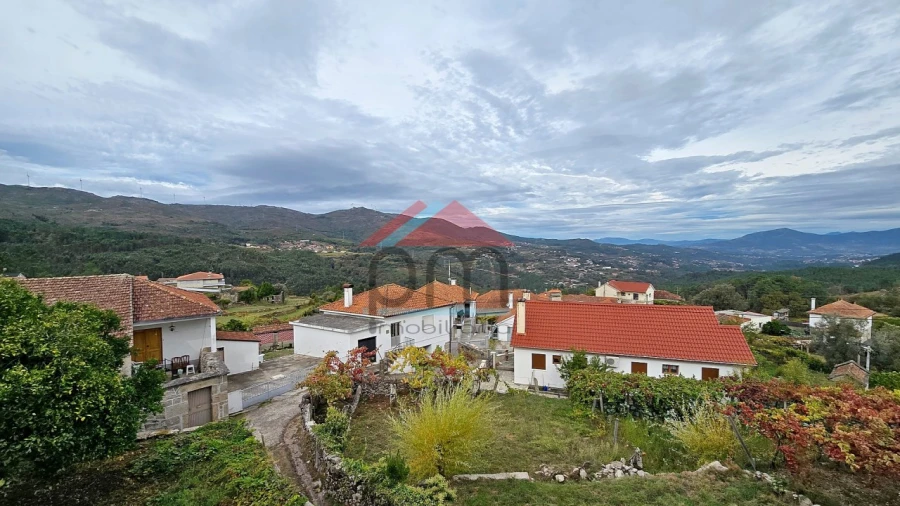 Moradia T4 para Venda em Merufe Foto 3