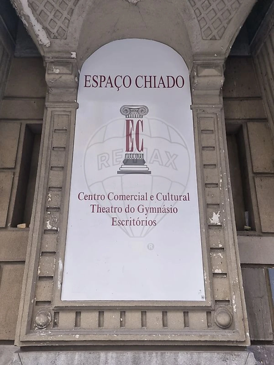 Loja para Arrendamento em Santa Maria Maior Foto 8