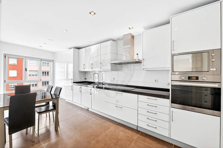 Apartamento T2 para Arrendamento em Odivelas