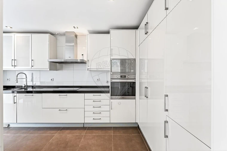 Apartamento T2 para Arrendamento em Odivelas Foto 4