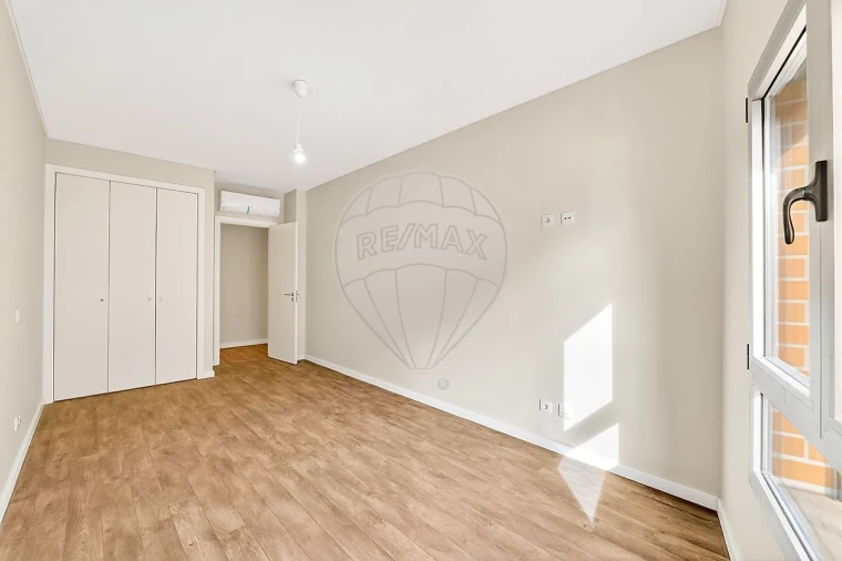 Apartamento T2 para Arrendamento em Odivelas Foto 22