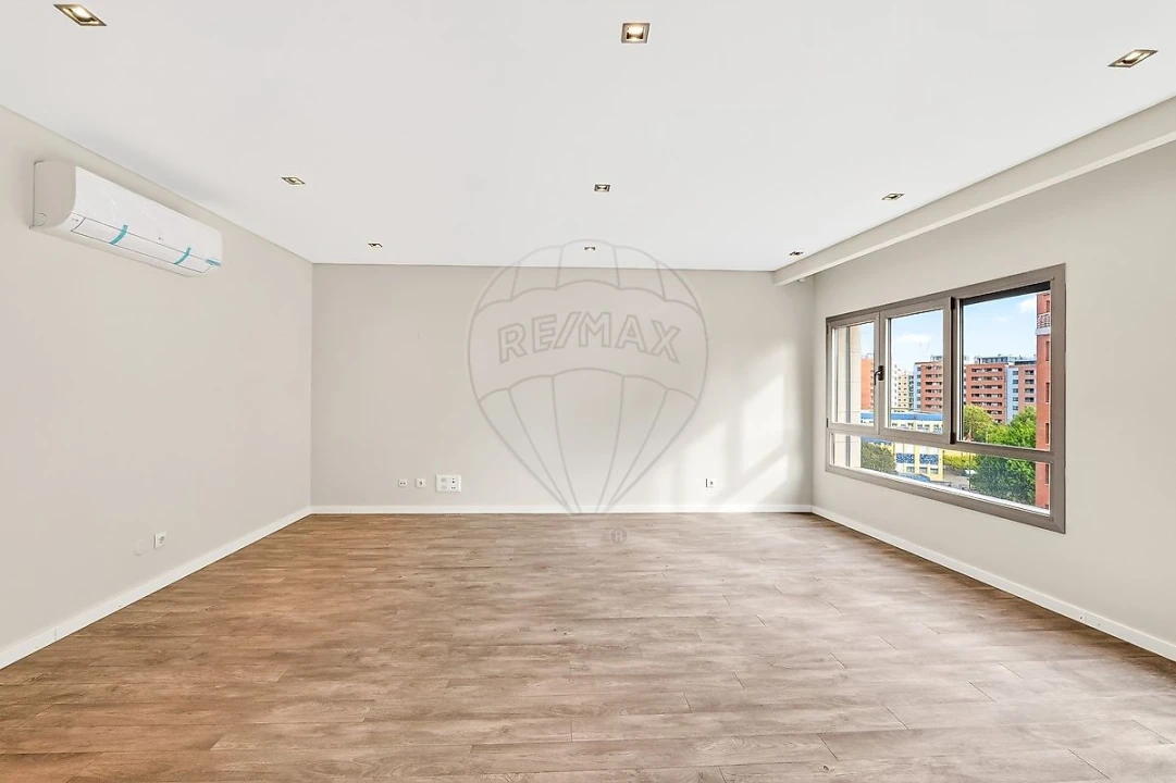 Apartamento T2 para Arrendamento em Odivelas Foto 10