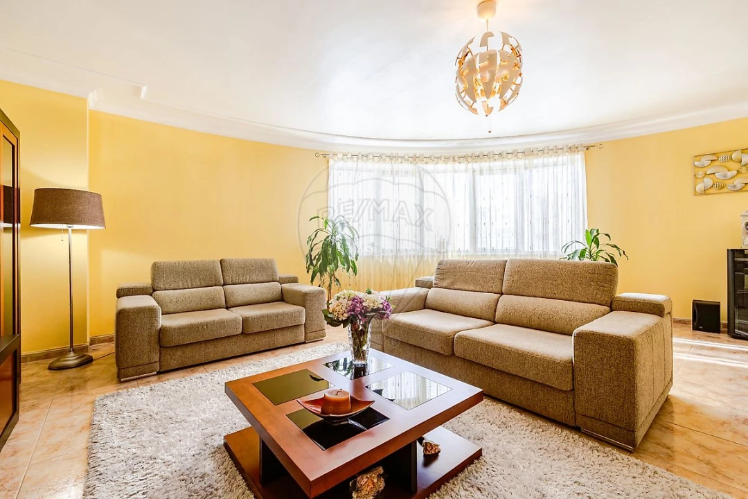 Apartamento T3 para Venda em Vialonga Foto 2