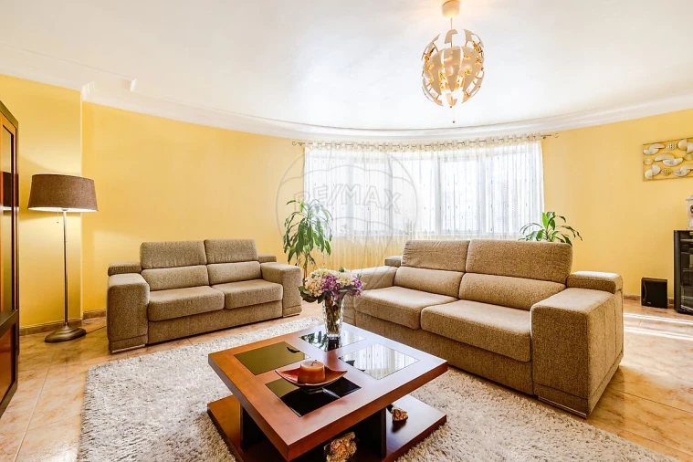 Apartamento T3 para Venda em Vialonga Foto 2