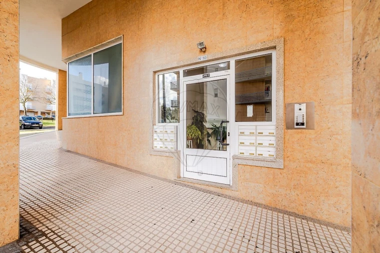 Apartamento T3 para Venda em Vialonga Foto 36