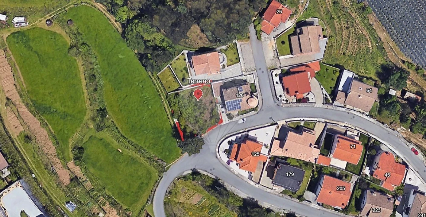 Terreno para Venda em São Pedro de Castelões Foto 1