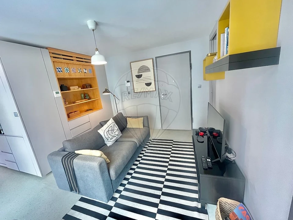 Apartamento T1 para Venda em Santo António Foto 6