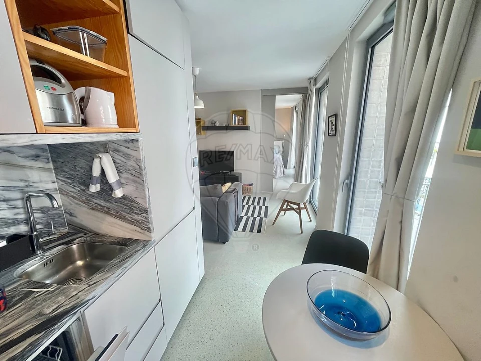 Apartamento T1 para Venda em Santo António Foto 24
