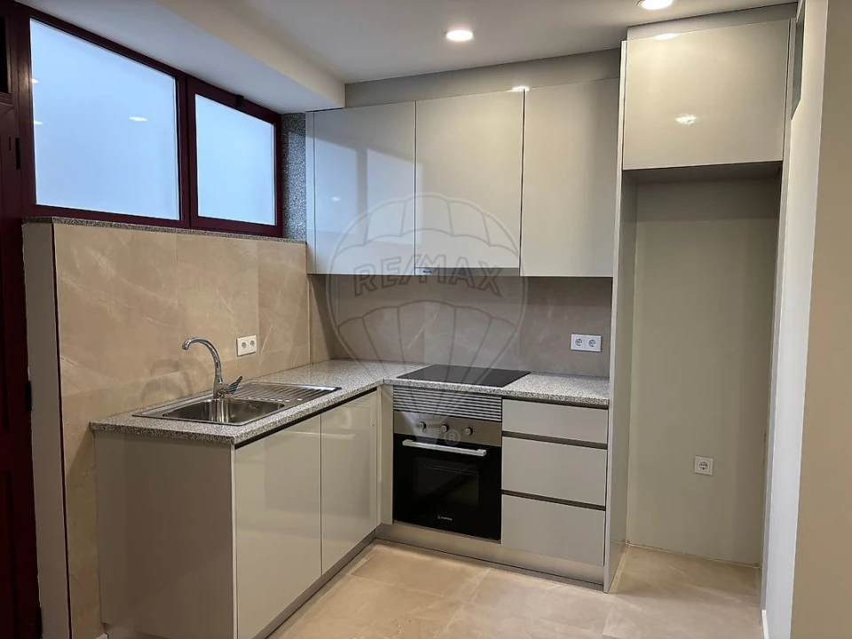 Apartamento T1 para Arrendamento em Ovar, São João, Arada e São Vicente de Pereira Jusã Foto 4
