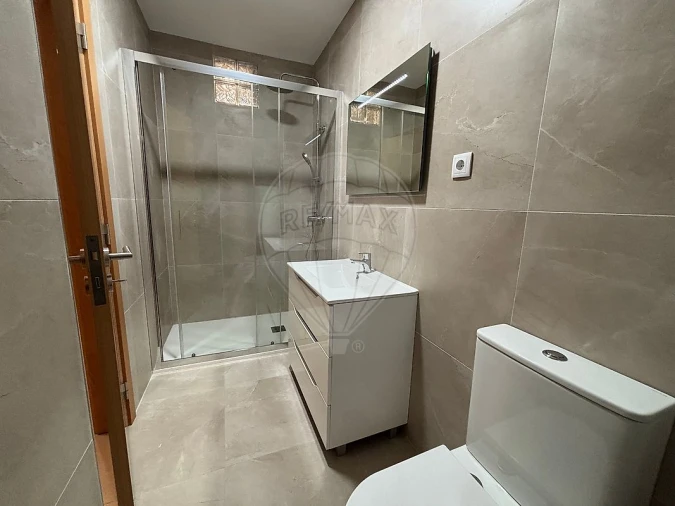 Apartamento T1 para Arrendamento em Ovar, São João, Arada e São Vicente de Pereira Jusã Foto 10