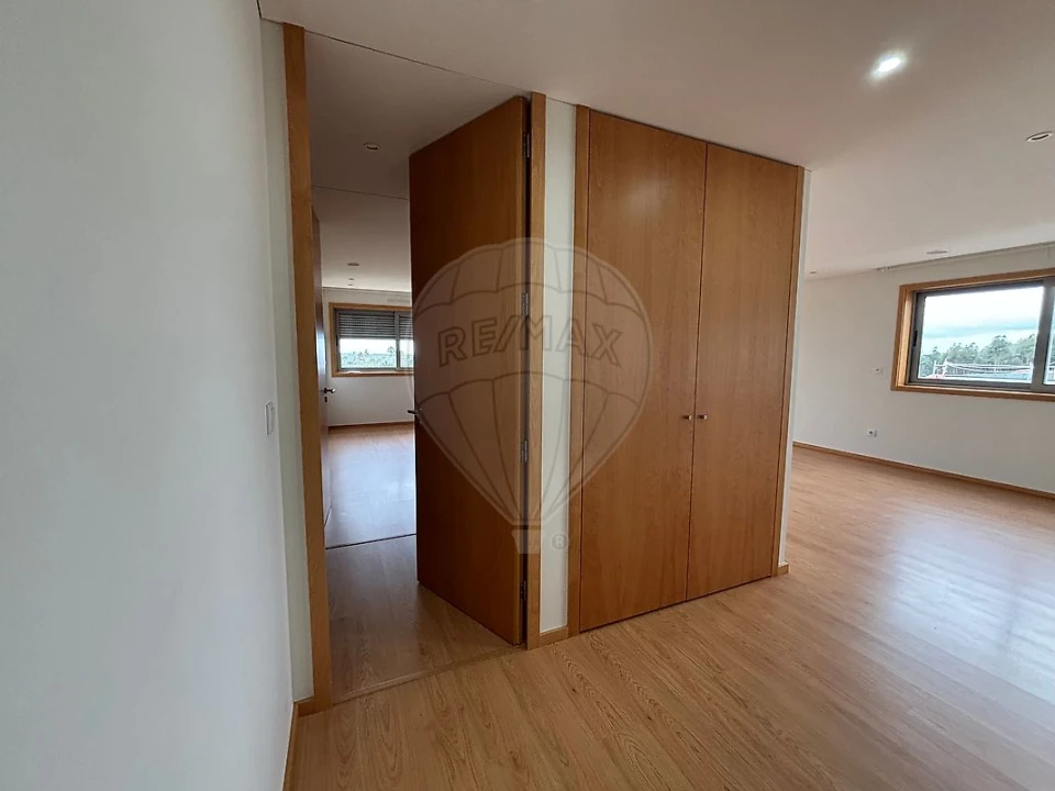 Apartamento T2 para Arrendamento em Santa Maria da Feira, Travanca, Sanfins e Espargo Foto 8