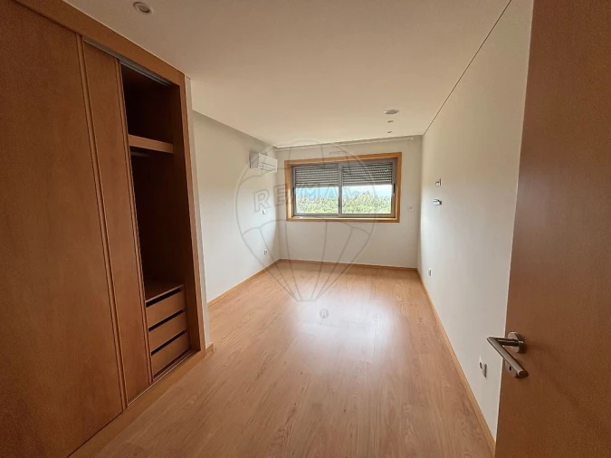 Apartamento T2 para Arrendamento em Santa Maria da Feira, Travanca, Sanfins e Espargo Foto 11