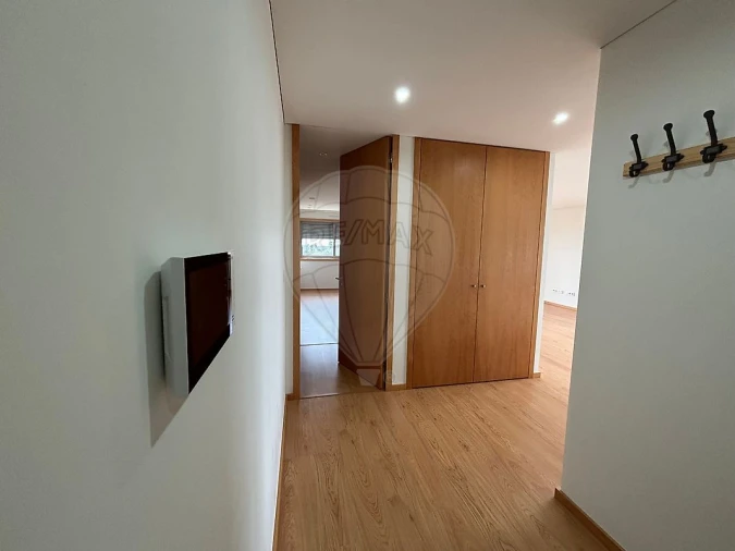 Apartamento T2 para Arrendamento em Santa Maria da Feira, Travanca, Sanfins e Espargo Foto 7