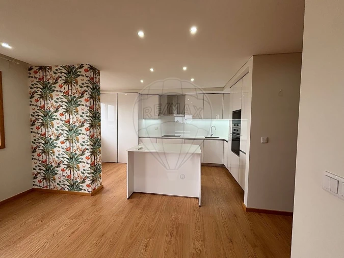 Apartamento T2 para Arrendamento em Santa Maria da Feira, Travanca, Sanfins e Espargo Foto 5