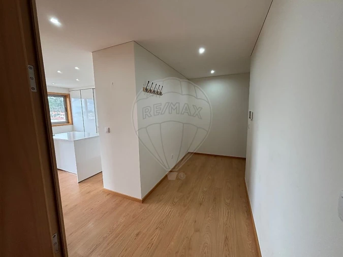 Apartamento T2 para Arrendamento em Santa Maria da Feira, Travanca, Sanfins e Espargo Foto 13