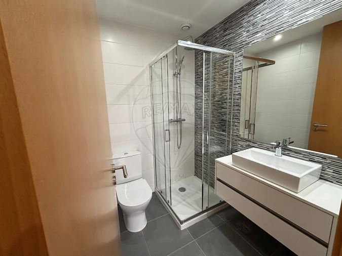 Apartamento T2 para Arrendamento em Santa Maria da Feira, Travanca, Sanfins e Espargo Foto 14