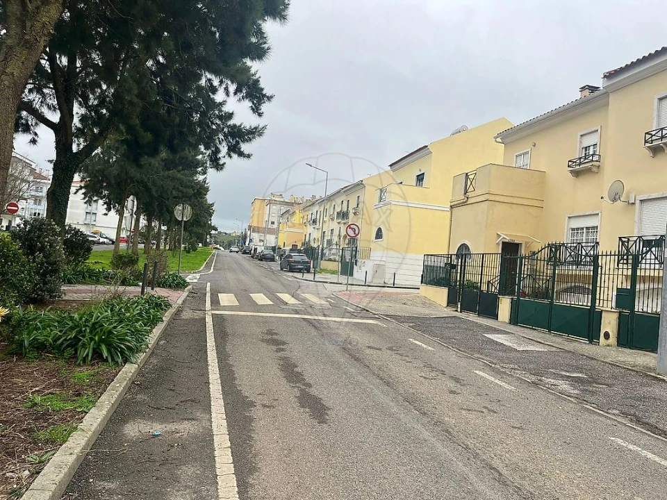 Terreno para Venda em Algueirão-Mem Martins Foto 6