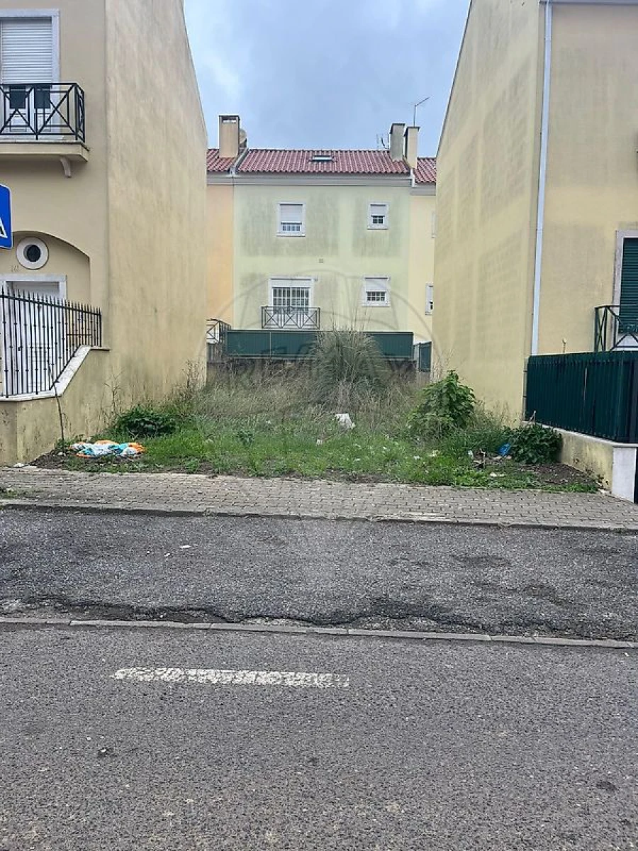 Terreno para Venda em Algueirão-Mem Martins Foto 3