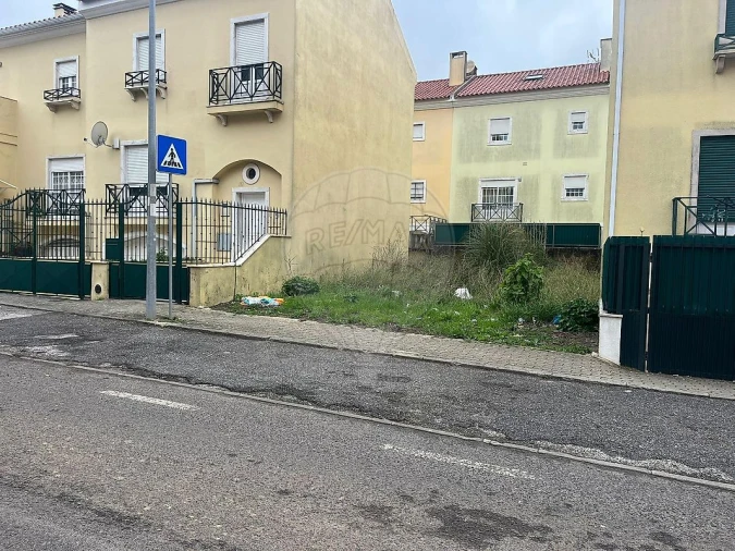 Terreno para Venda em Algueirão-Mem Martins Foto 4