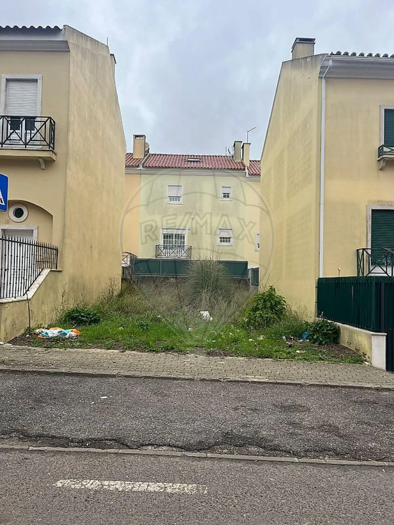 Terreno para Venda em Algueirão-Mem Martins Foto 1