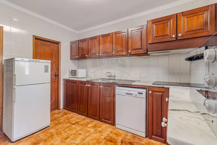 Apartamento T2 para Arrendamento em Gulpilhares e Valadares Foto 5