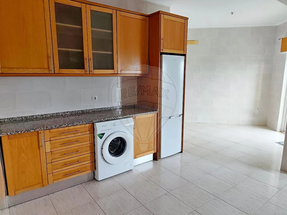 Apartamento T2 para Venda em Azambuja Foto 13