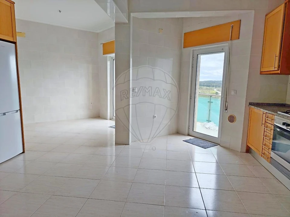 Apartamento T2 para Venda em Azambuja Foto 10